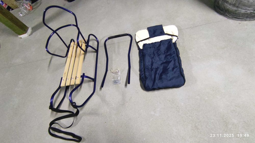 Sanki ze śpiworem, oparciem i pchaczem