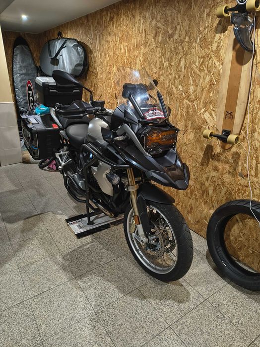 GS 1200 rebaixada de fábrica 2018 Nacional.