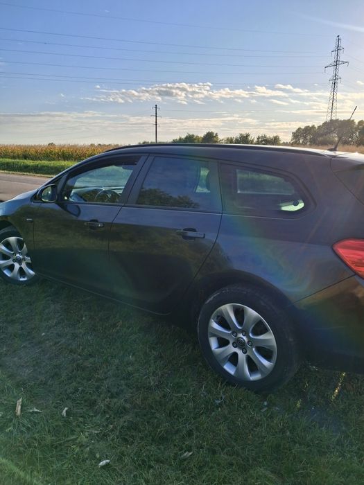 Опель Астра J 1,7 crdi