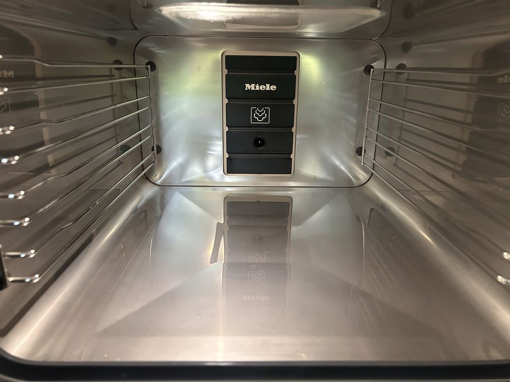 Piekarnik parowy z funkcją mikrofali MIELE