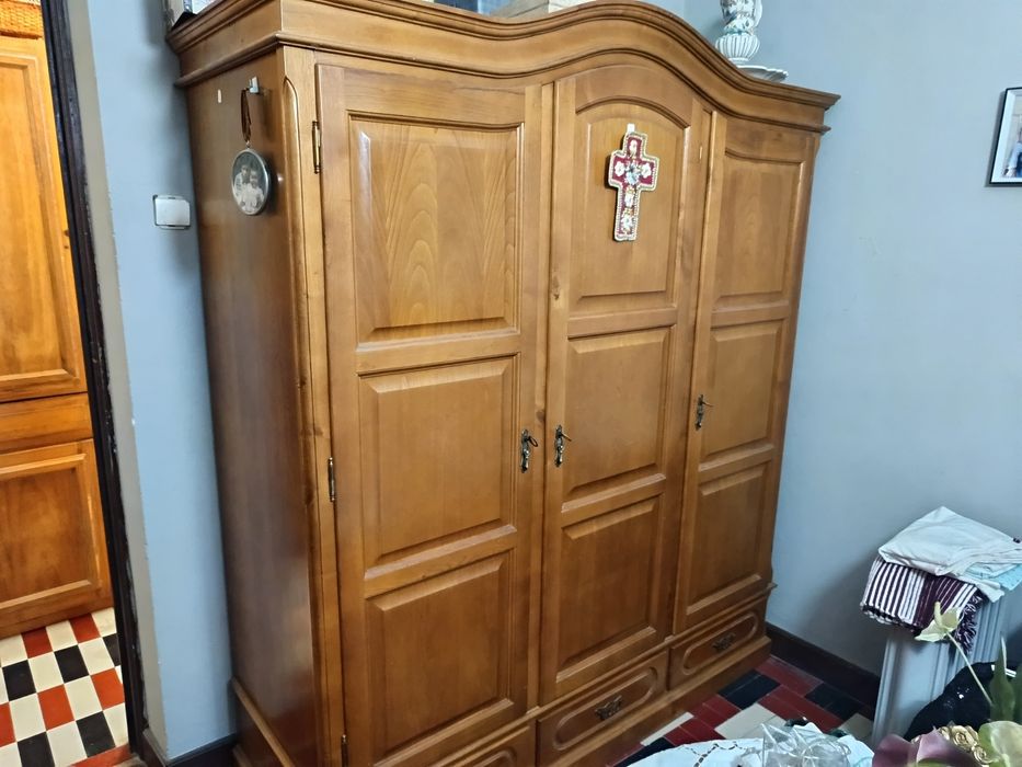 Guarda-fatos madeira