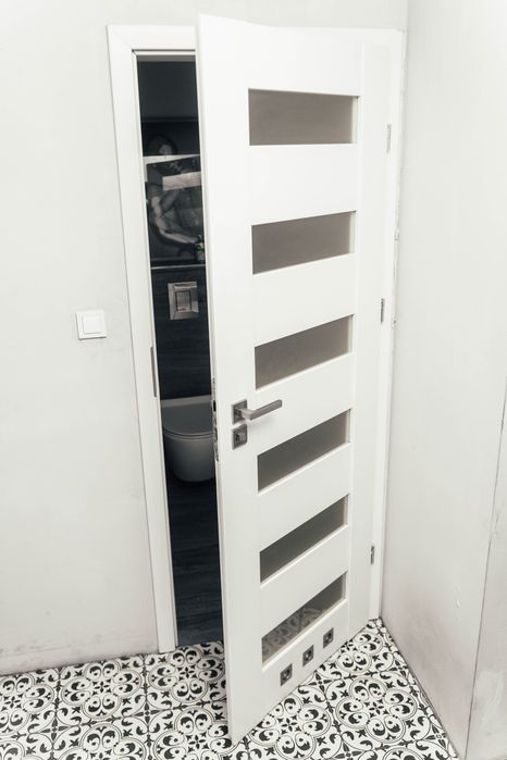 Drzwi łazienkowe z ościeżnicą