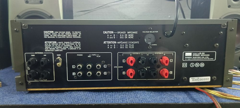 Sansui R30 amplituner