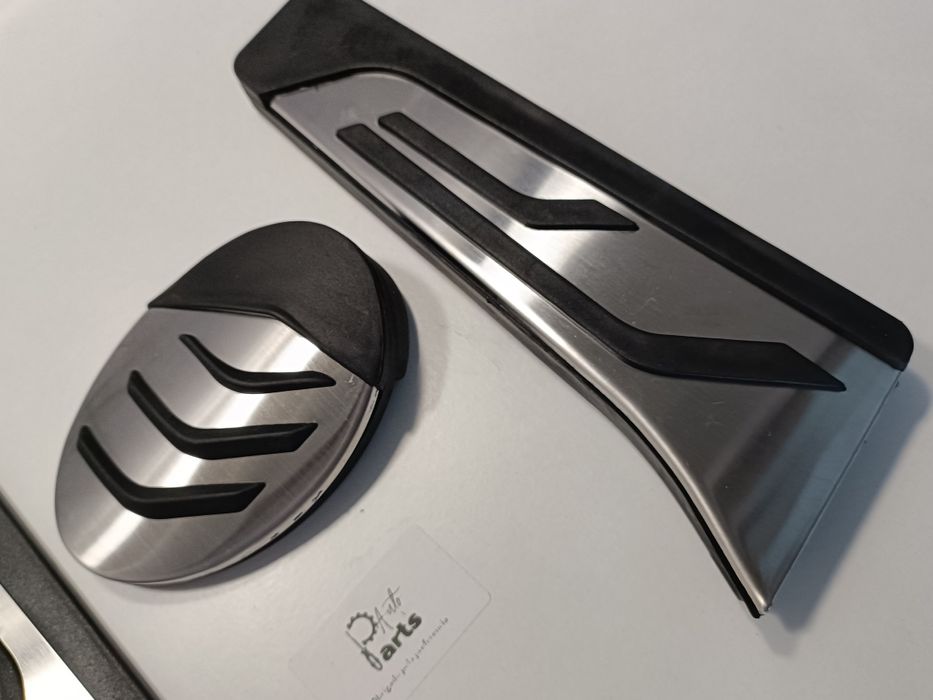 Conjunto de pedais e repouso de pés BMW F39/F40/F45/F46/F48