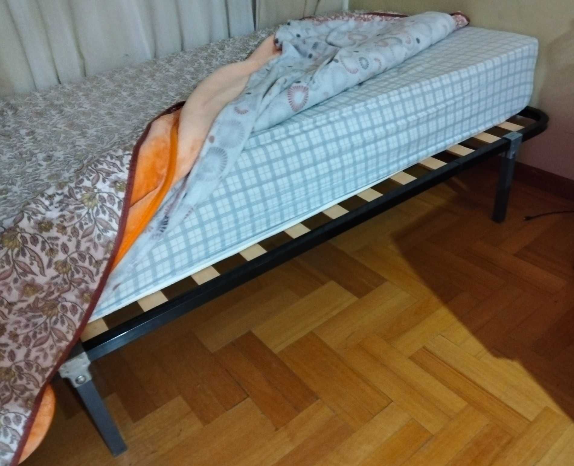 Estrado Sommier com colchão
