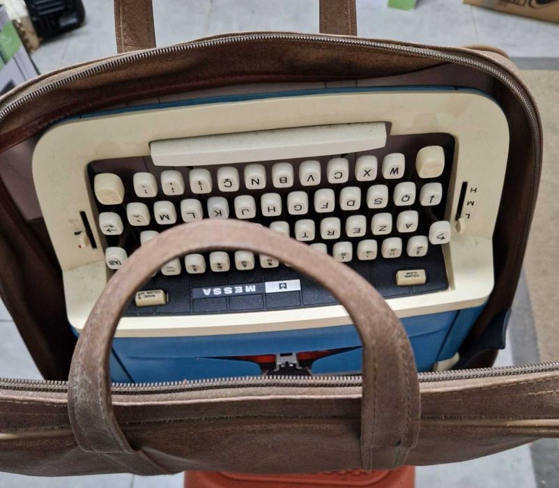 Máquina de escrever Messa