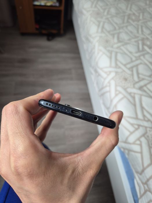 Телефон Huawei P30 lite