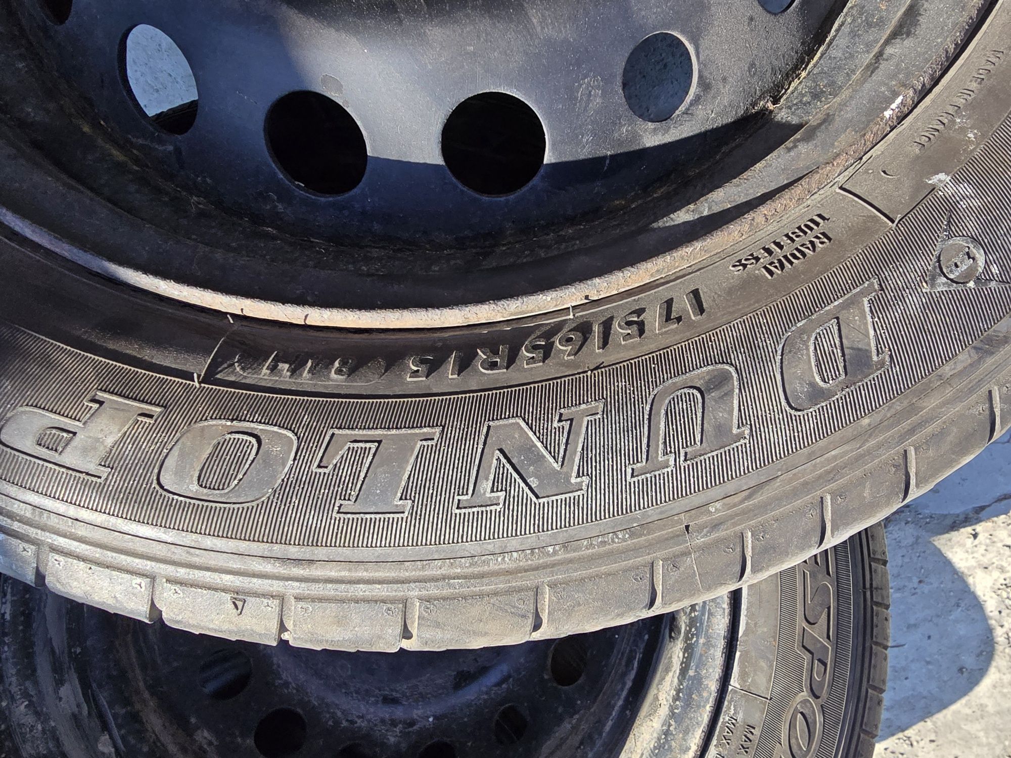 Opony Dunlop z felgami