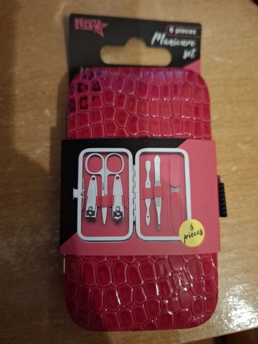Zestaw do maniciure nowy