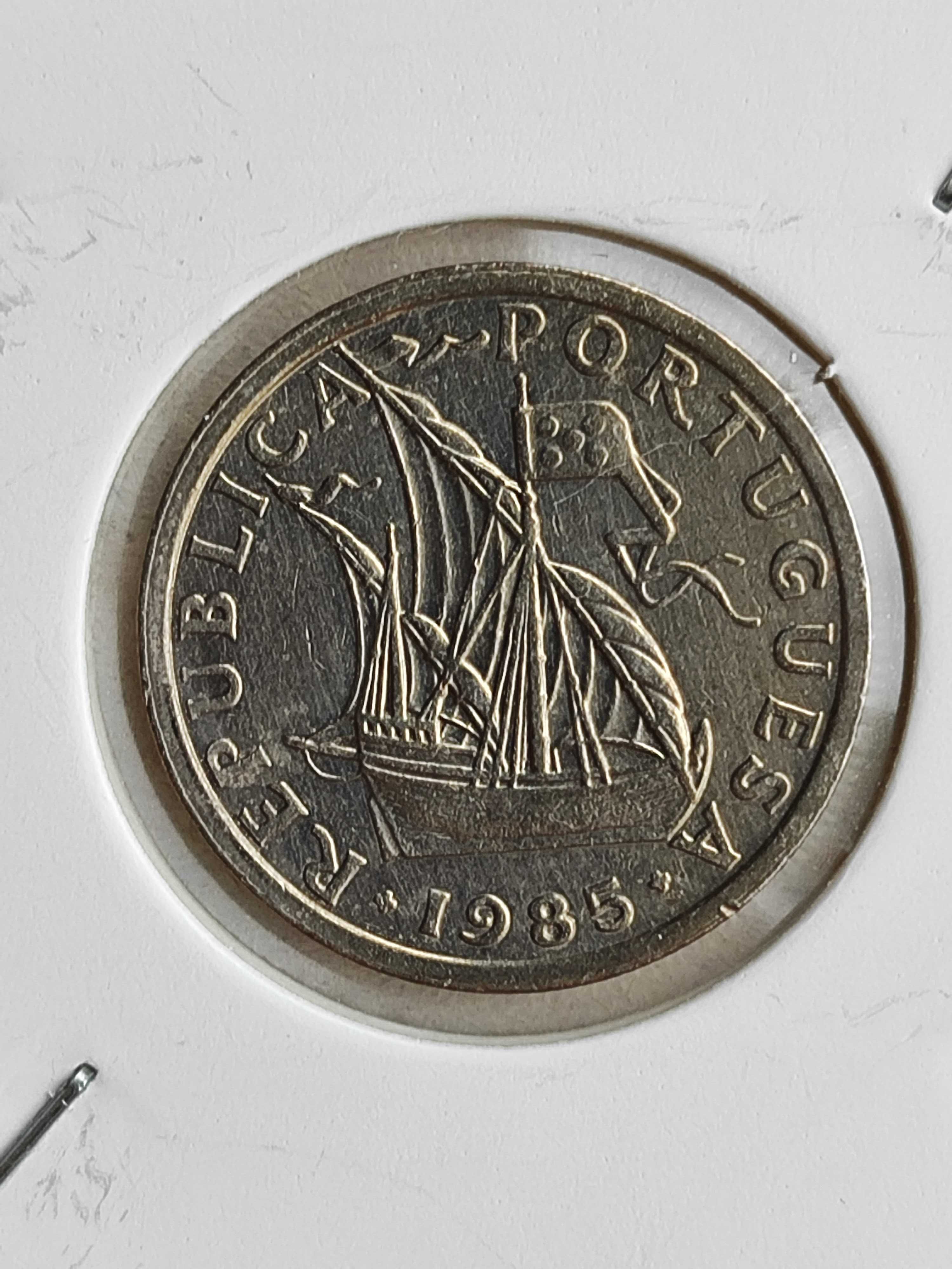 Lote de moedas da República Portuguesa de 2$50 de 1980 a 1985 a 3€