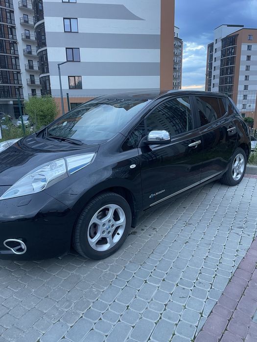 Оренда авто Nissan Leaf