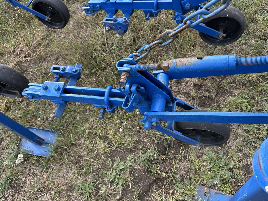 Культиватор міжрядний просапний КРН 5.6