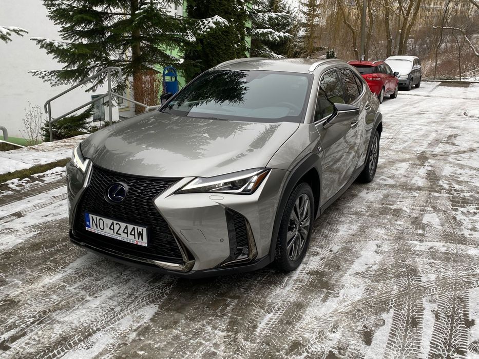 Lexus UX Lexus UX 250H F-sport AWD stan idealny