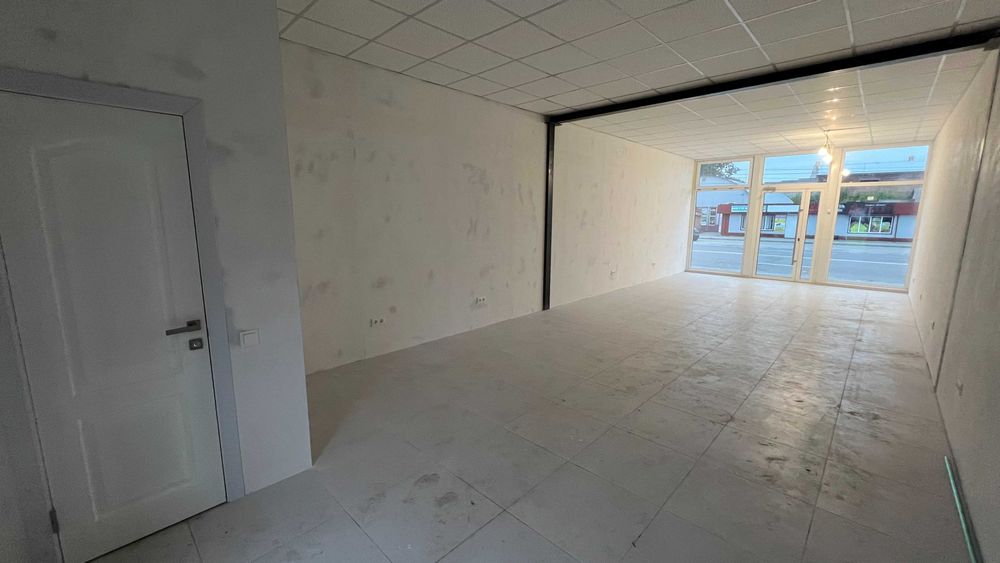 Оренда ФАСАДНОГО комерційного приміщення 54,1 м.кв. в ЦЕНТРІ м. САРНИ