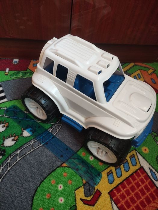 Машинки іграшкові