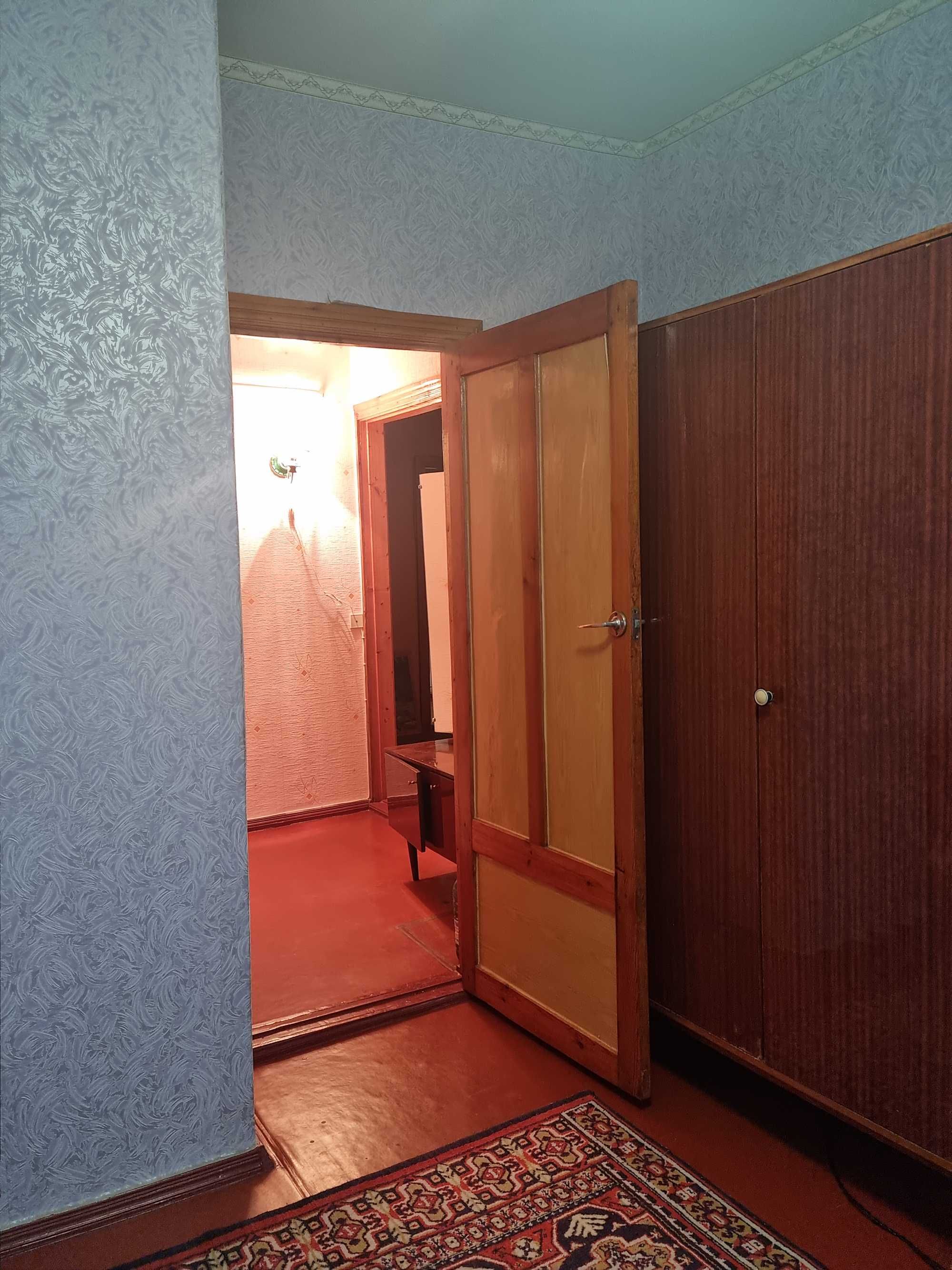 Срочно продам 4-х комнатную квартиру на 3-м микрорайоне