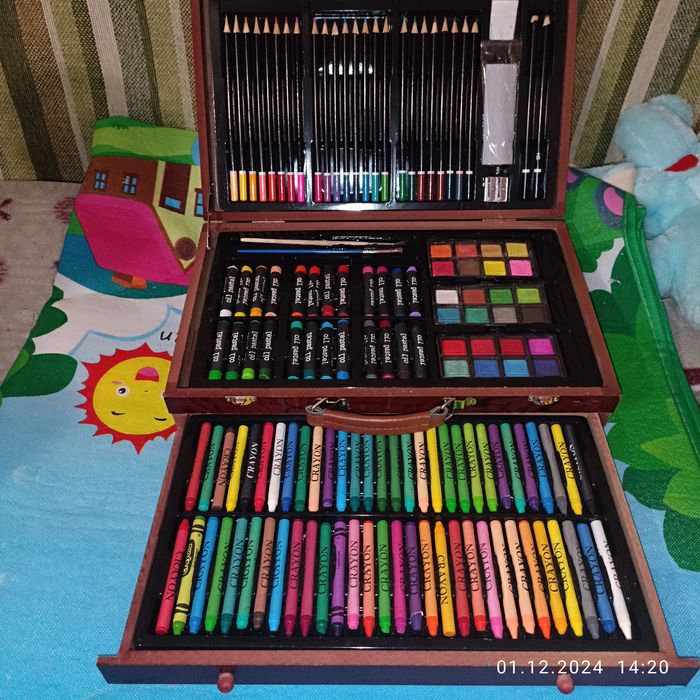 Набір для малювання в дерев'яній валізі  Maaleo.