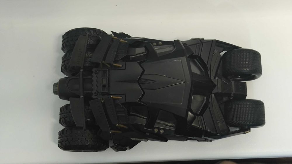 Бетмобиль The Dark Knight Batmobile 2008 1.24 Jada