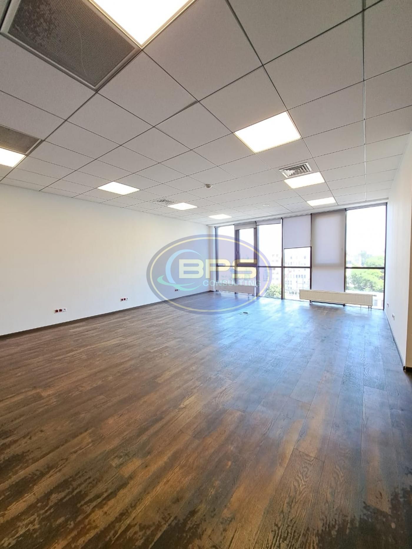 Преміальне офісне приміщення в центрі — 500 м²