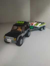 Samochód terenówka z skuterami Lego City