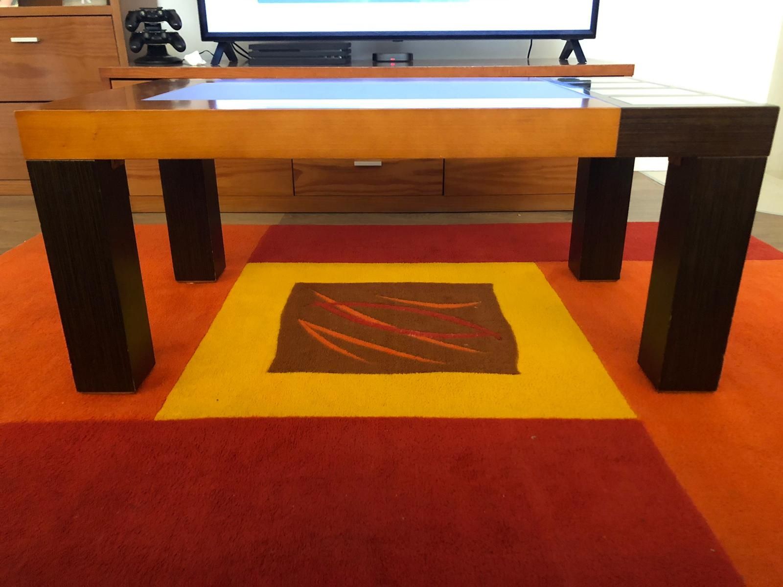 Mesa de centro em madeira maciça