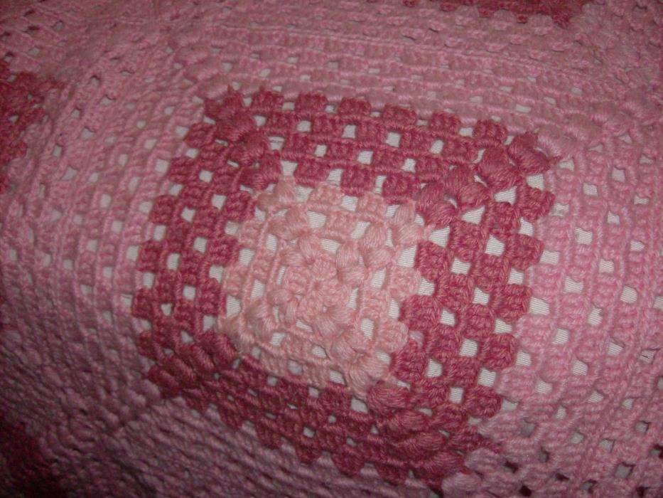 Colcha em lã feita a mao