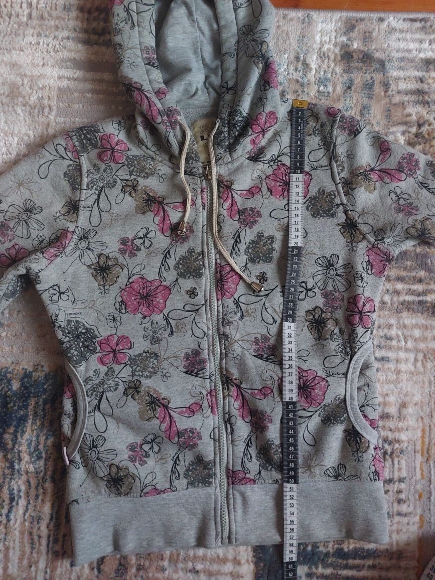 Bluza w nadruk kwiaty