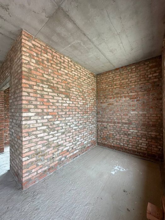 Продам сучасний двоян в м. Рівне. 1 лінія масиву Макарова.