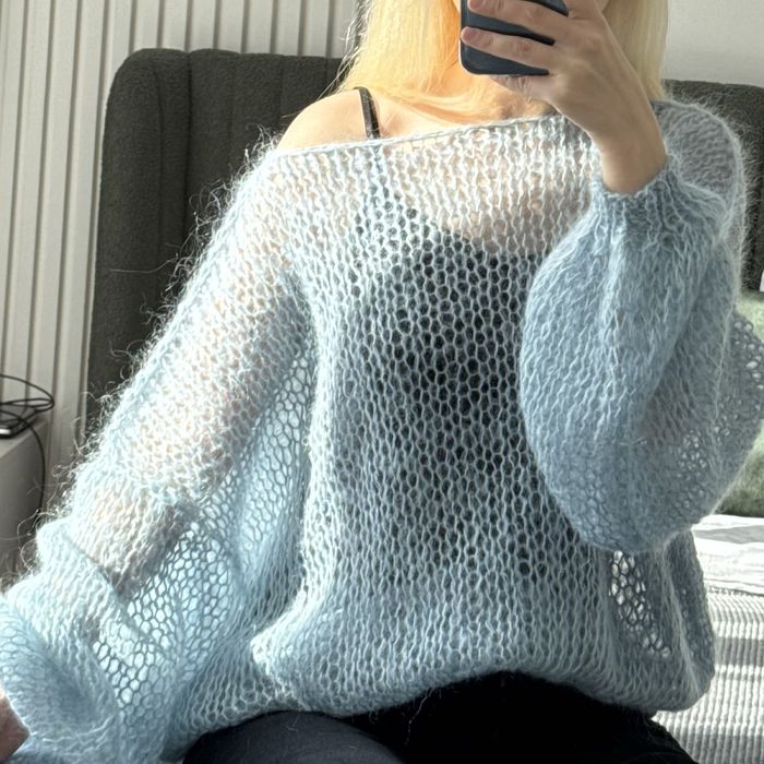 Светр мохеровий ручна робота легкий невагомий павутинка блакитний вовн