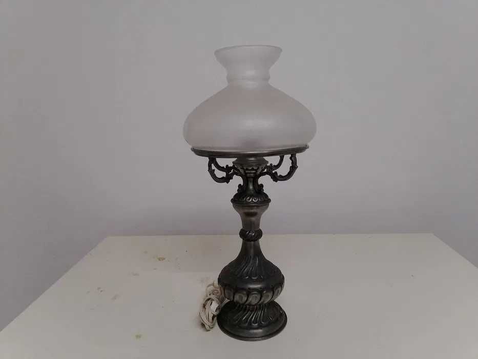 Candeeiro de abajur em estanho