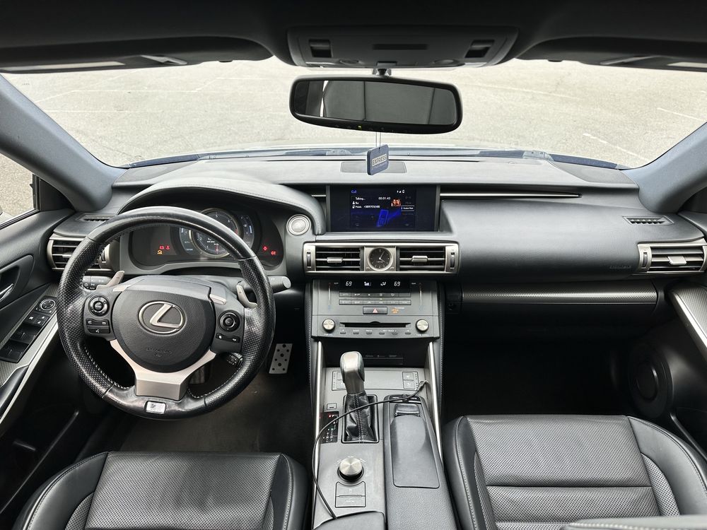 Lexus IS300 AWD 2015