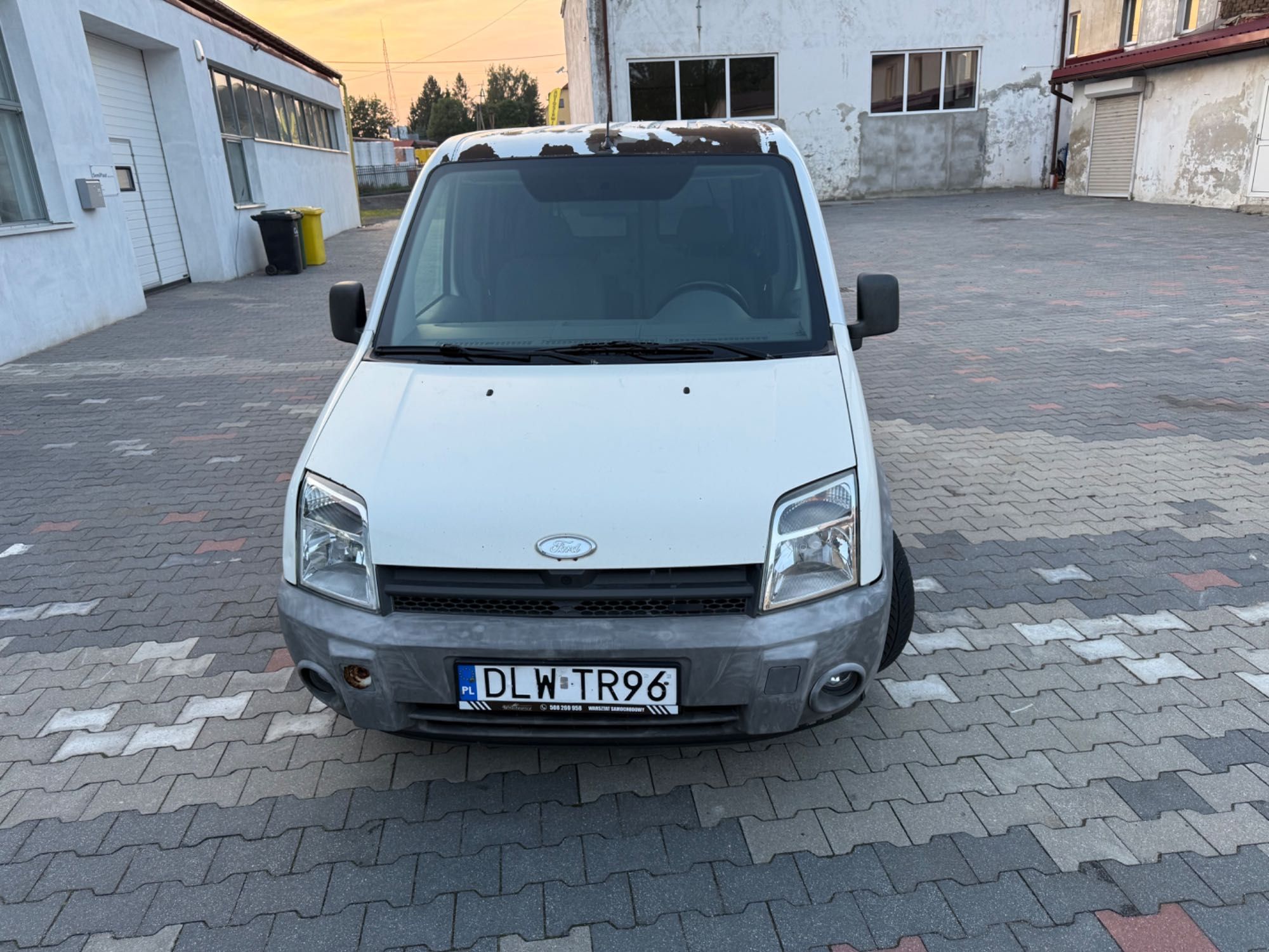 Ford transit Connect w bdb stanie.