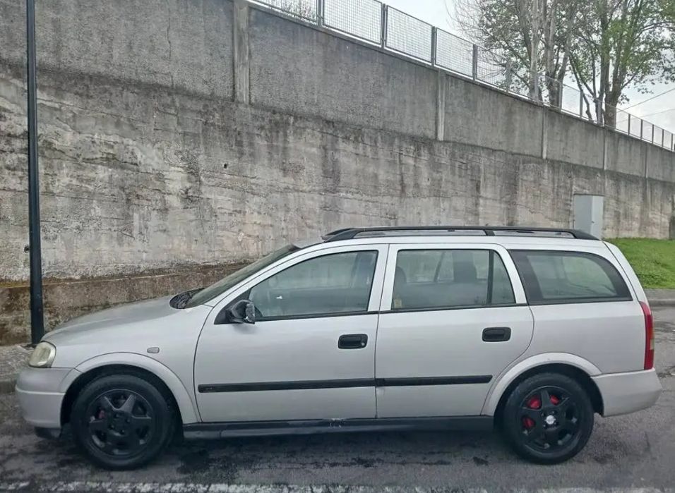 Carrinha Opel Caravan 99 gasolina