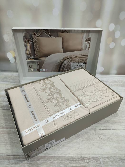 Комплект постельного белья с кружевами в евро размере