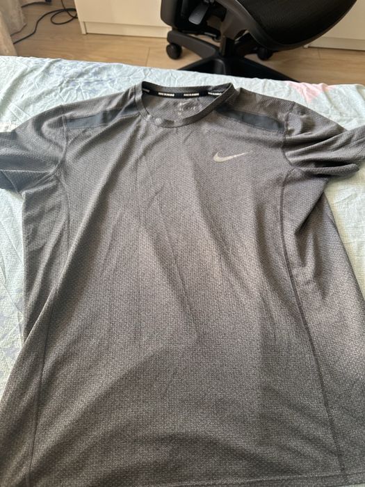 Продам Nike dri-fit running