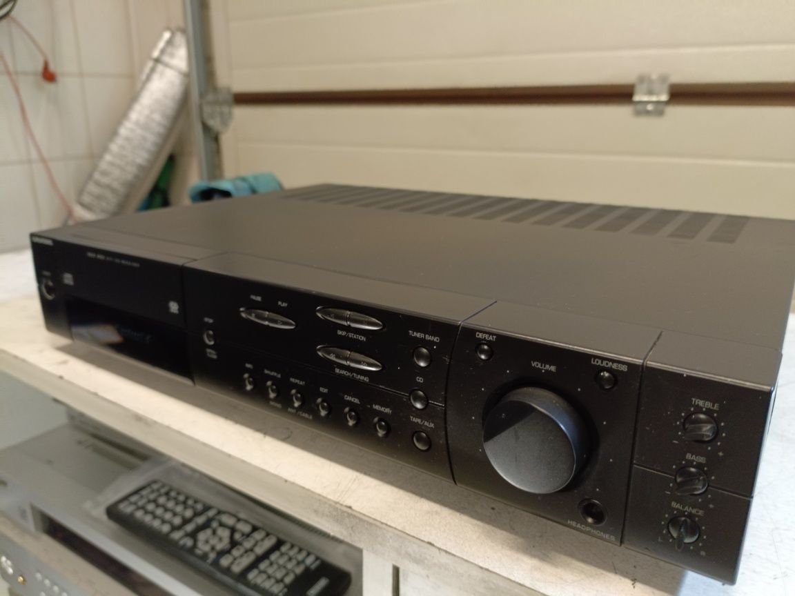 Amplituner z CD GRUNDIG RCD400

model RCD 400