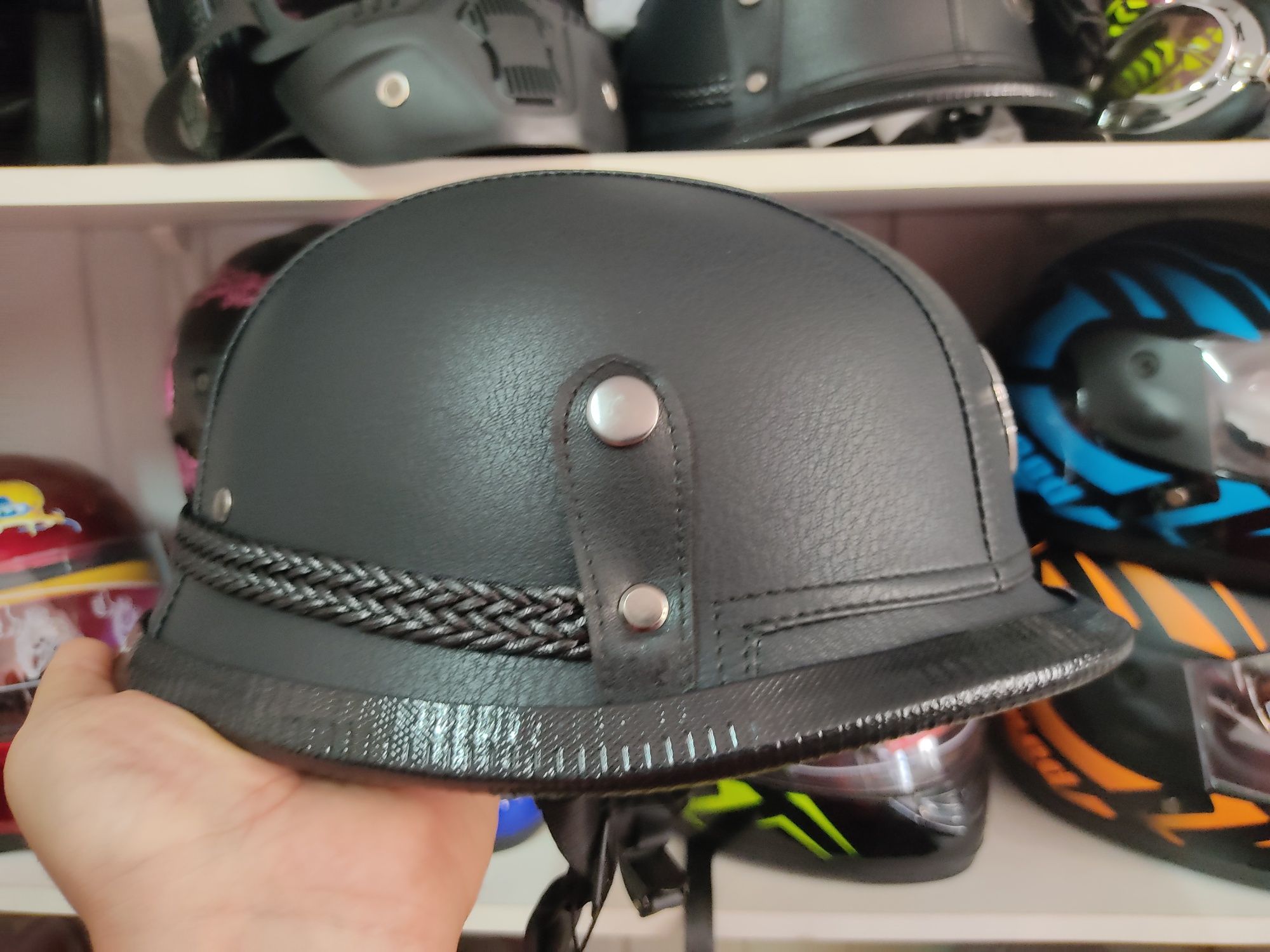 Шлем каска немецкая обшитая кожзамом мотошлем мотокаска черная
