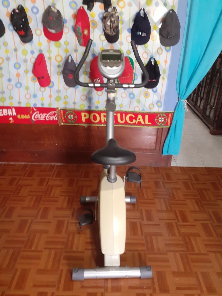 Bicicleta de ginástica