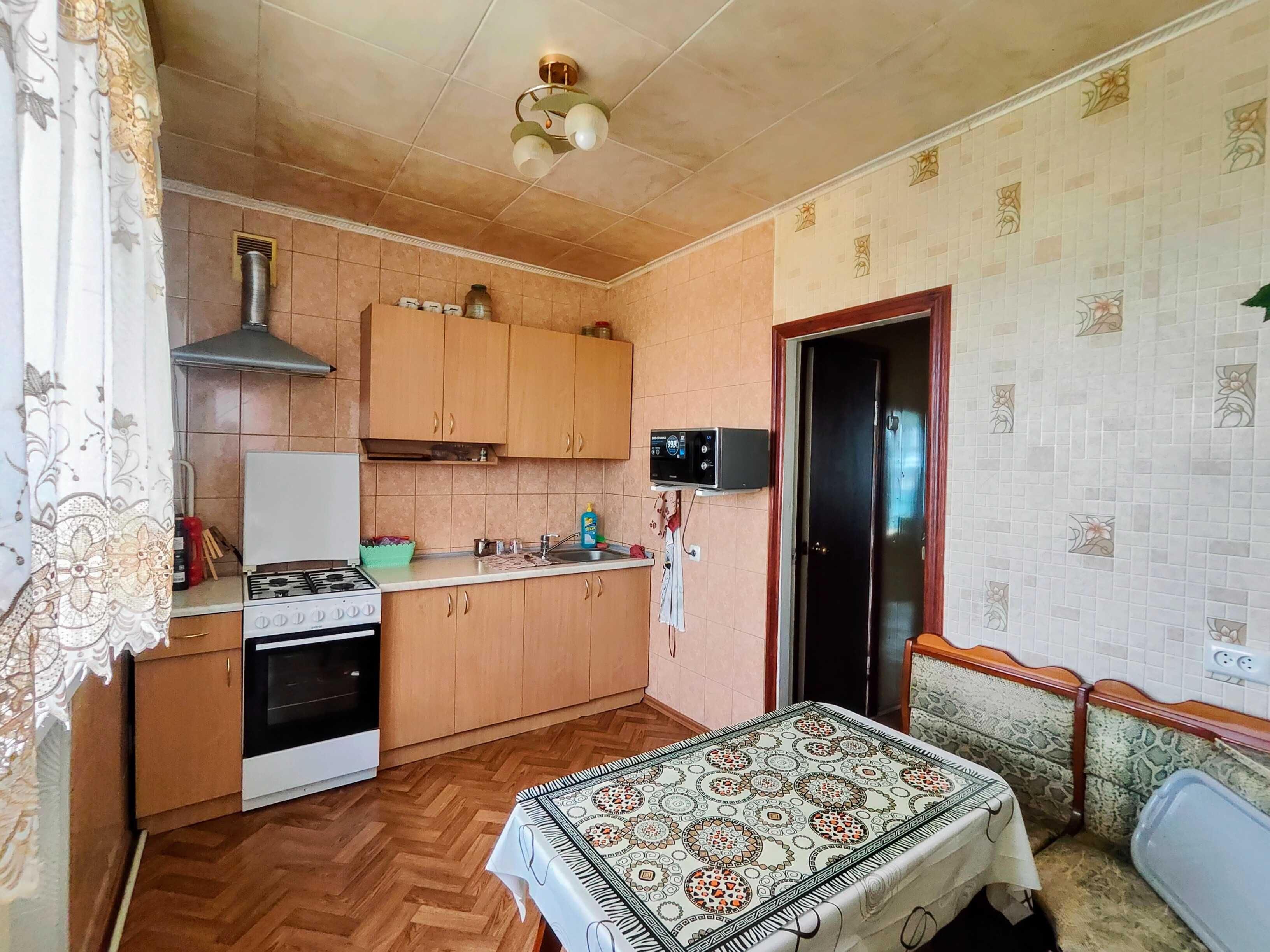 3-кімнатна квартира 70 м² з ремонтом в центрі с. Дмитрівка