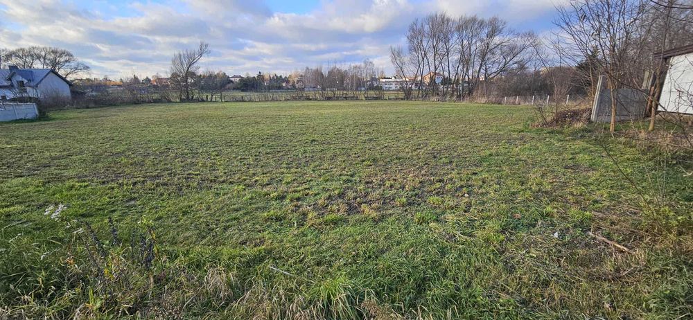 Sprzedam działkę usługowo-handlową 0,5ha