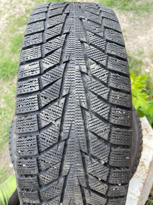 Зимова резина 215/65 R17 HANKOOK