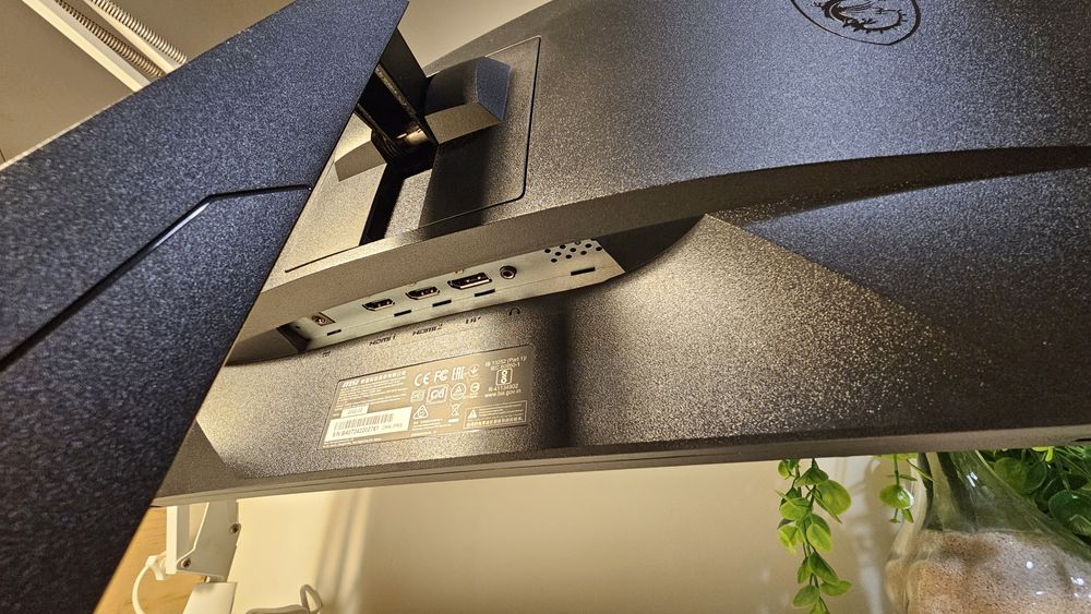 Monitor Gaming Curvo MSI Optix G24C6 144Hz - Com Caixa (Como Novo)