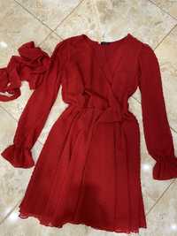 Плаття,червоного кольору