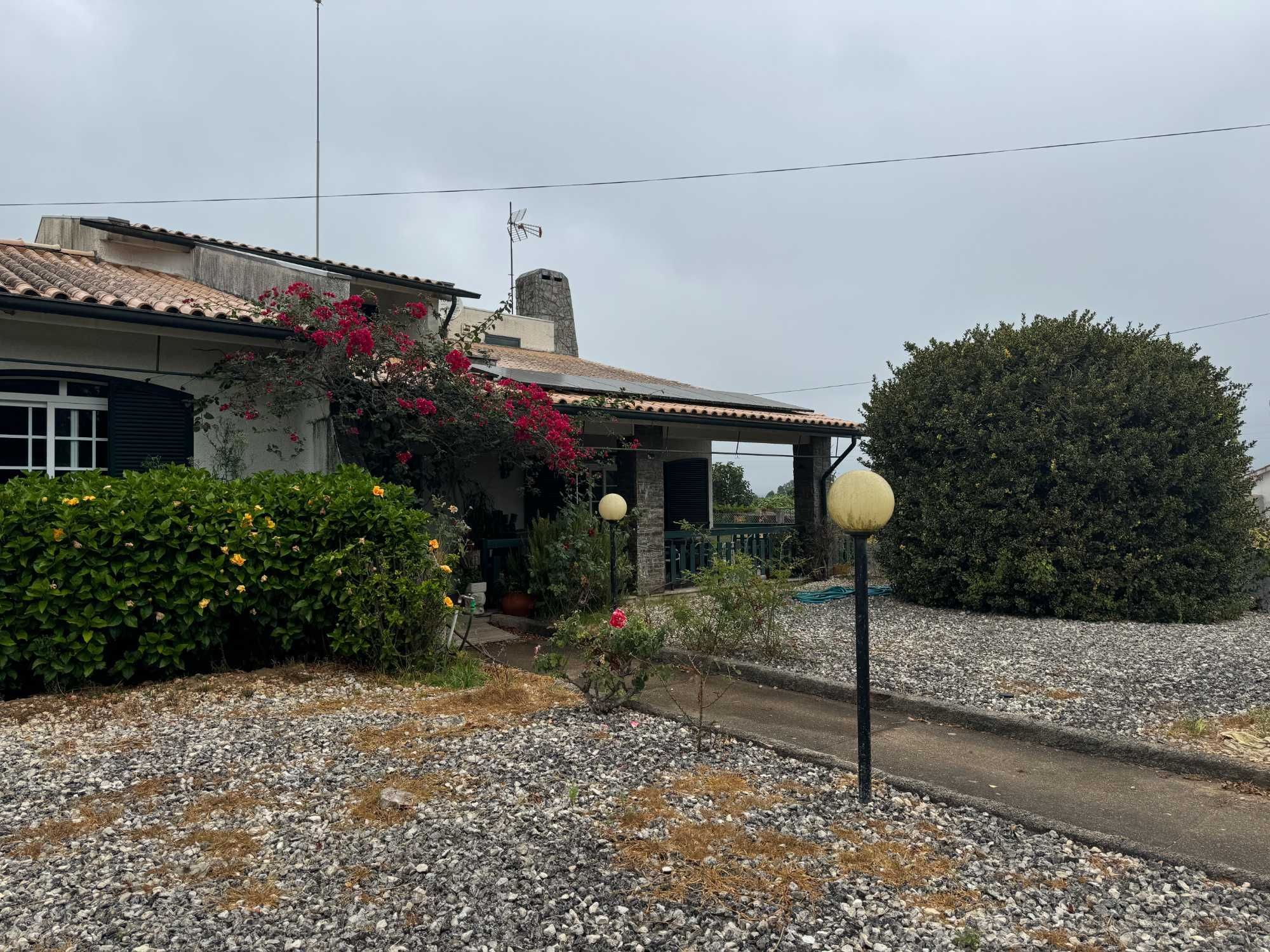 Moradia T4, em Recardães, Águeda (1100 m2)