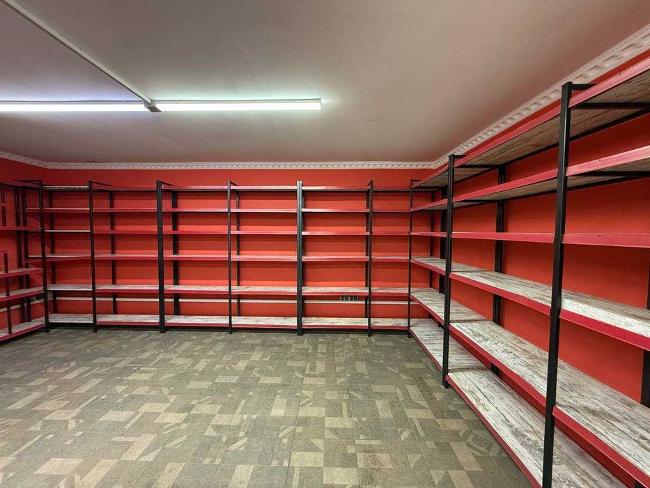 Продаж комерційного приміщення в центрі Надвірної! БАЗАР