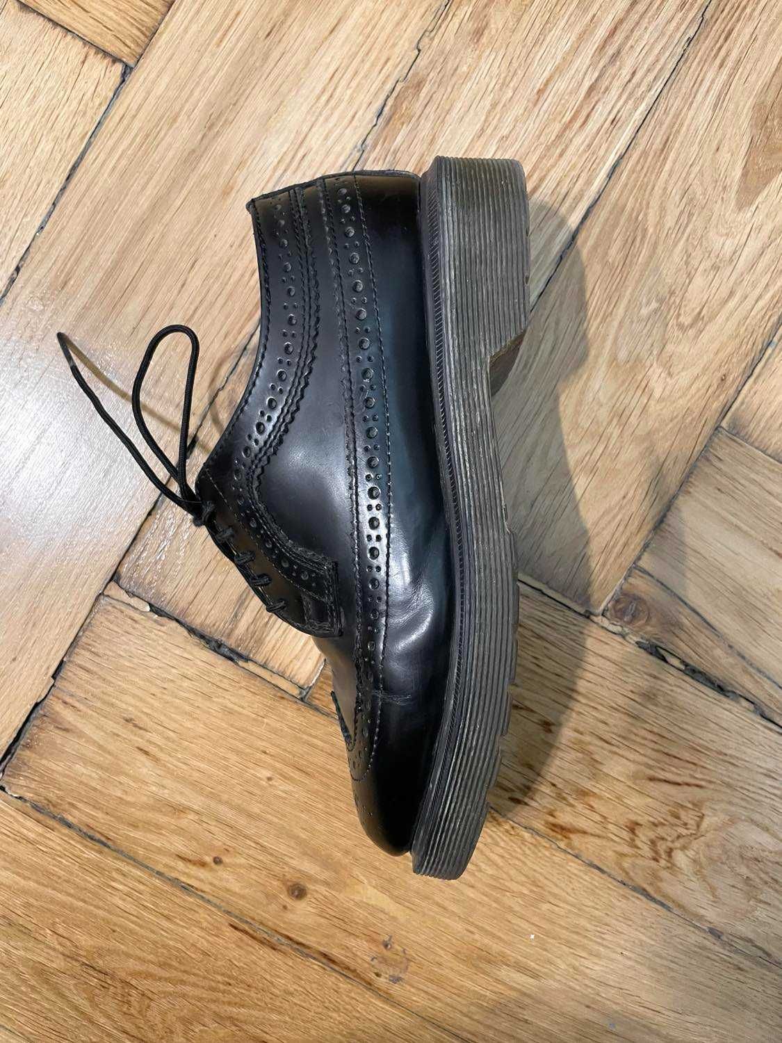Półbuty oksfordki Martens