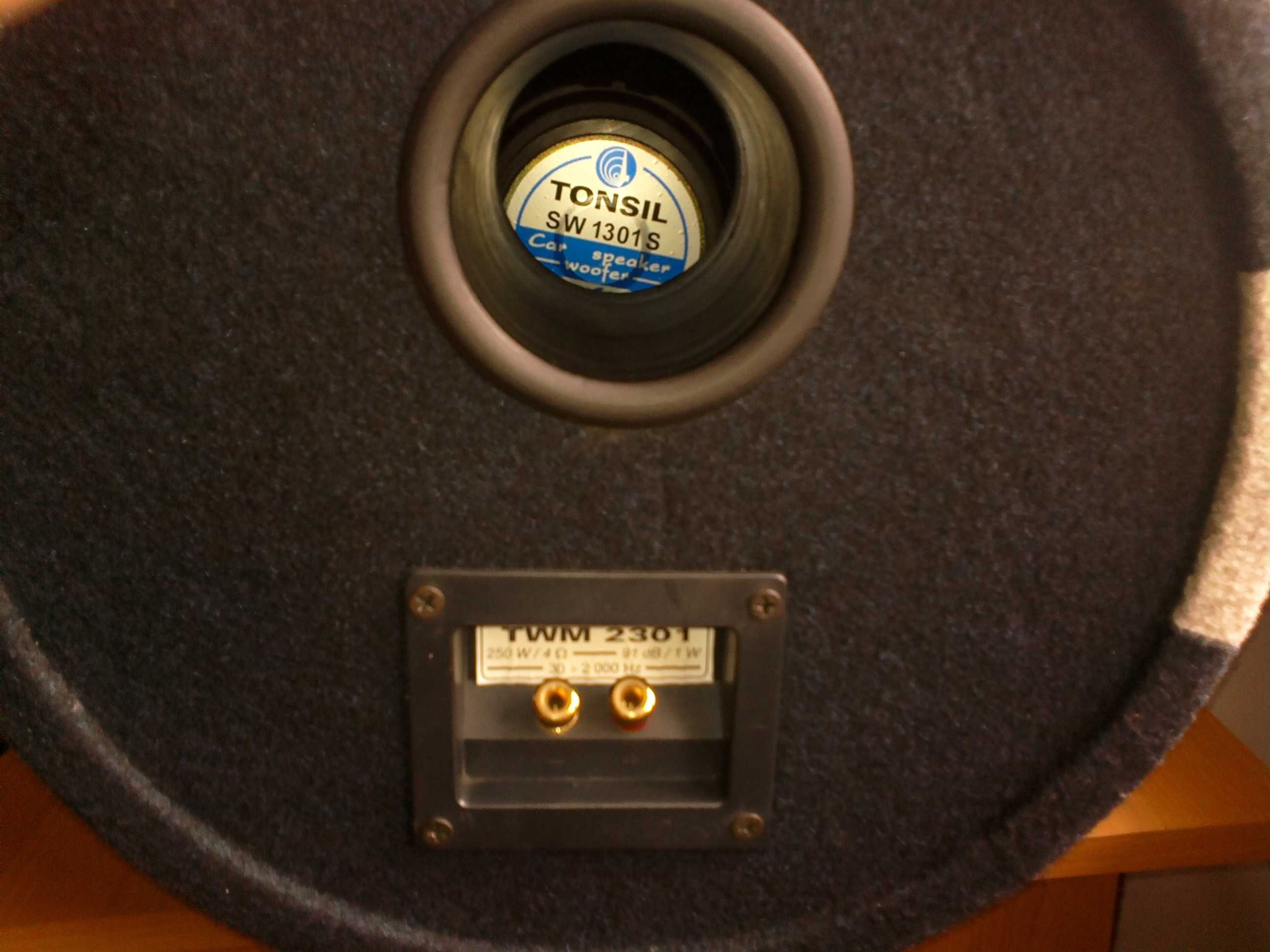 TONSIL Tuba Subwoofer TWM 2301. 250W do auta