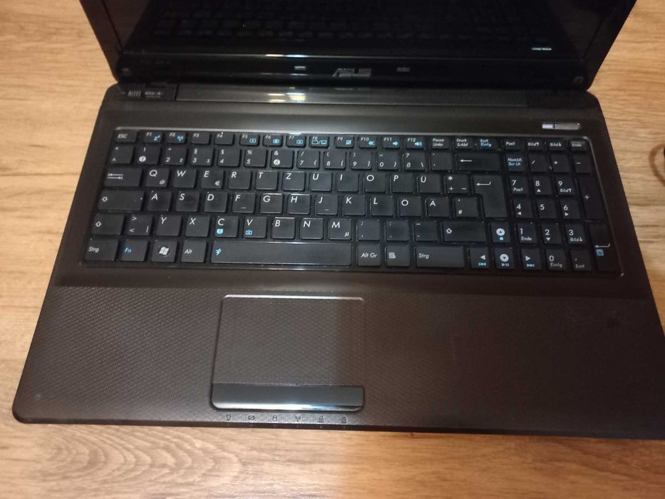 Laptop Asus K52J Intel i3 4GB ram 128gb ssd z ladowarka