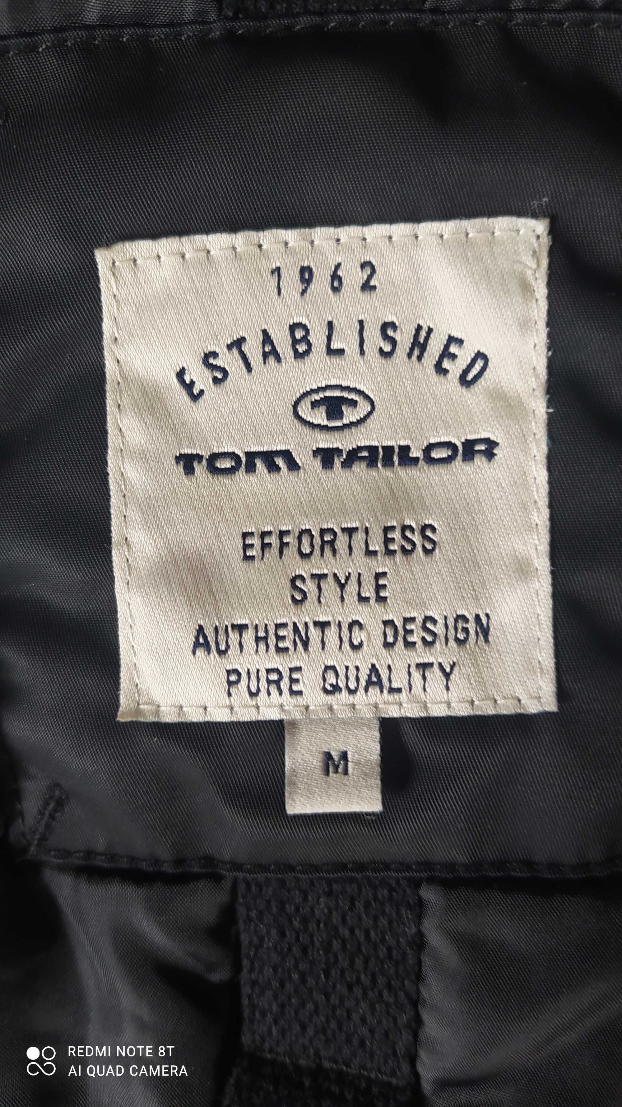 Куртка чоловіча зимова с капюшоном
Tom Tailor