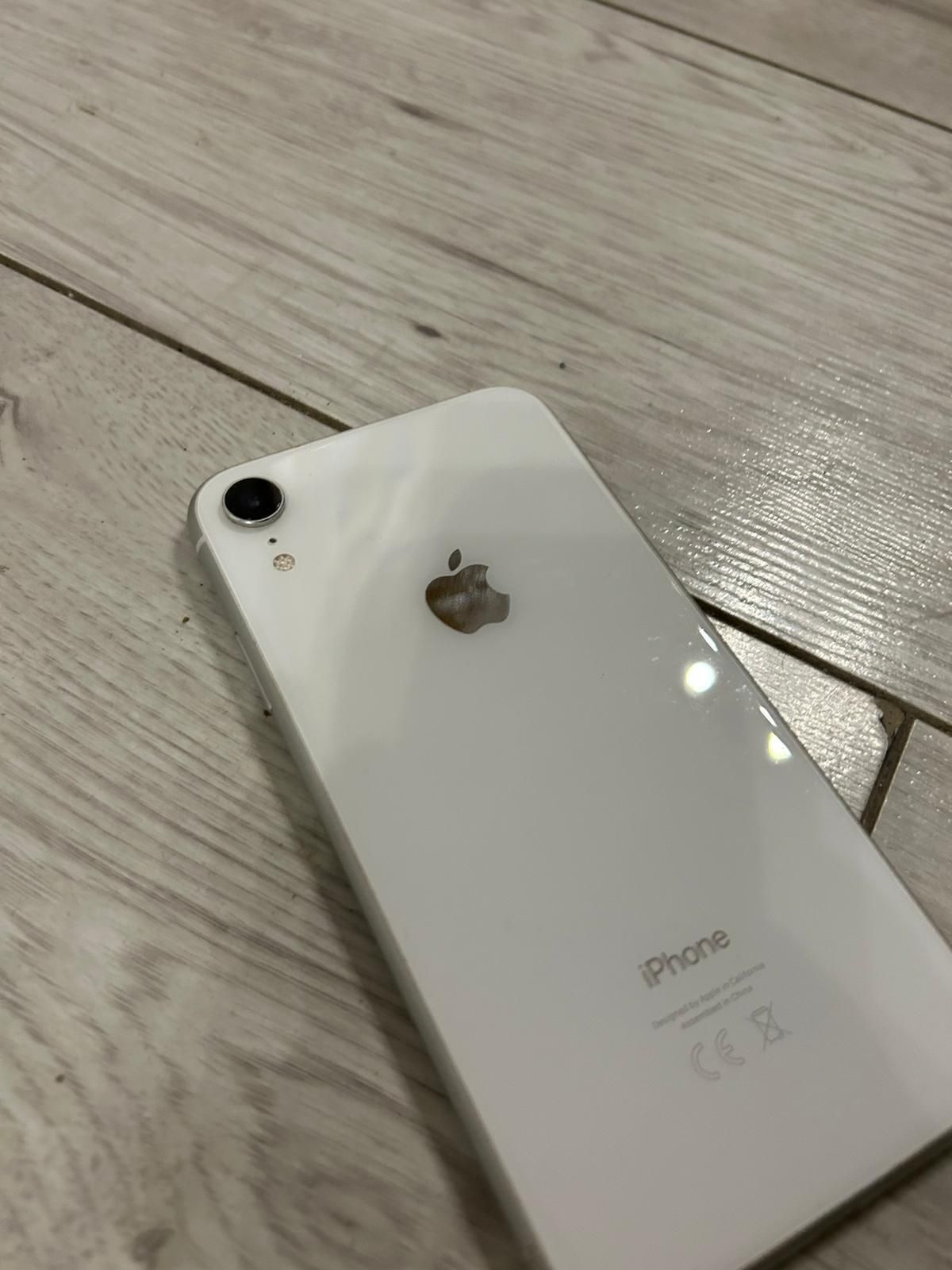 iPhone XR biały stan dobry